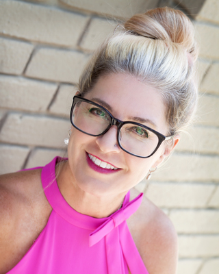 Arolyn Burns, LMFT, LPCC, psychotherapist in Newport Beach, California